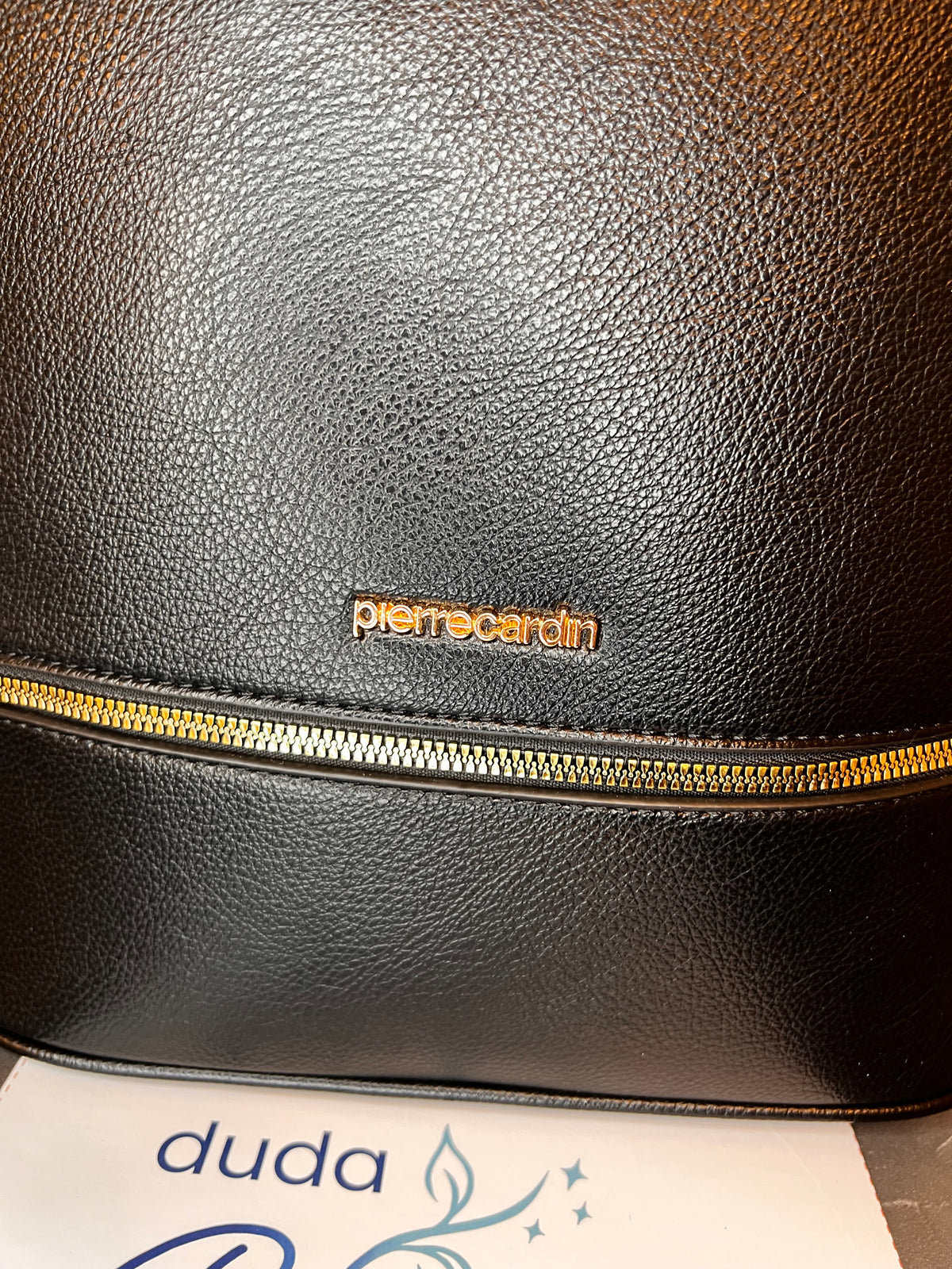 Zainetto Pierre Cardin con ferramenta oro, dettaglio della tracolla