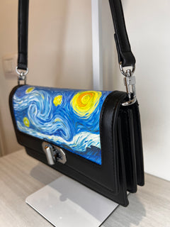 Pochette dipinta a mano con “notte stellata” , Regina Schrecker con tracolla