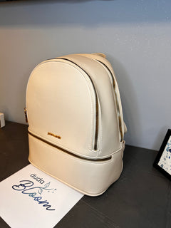 Zainetto Pierre Cardin con ferramenta oro, vista laterale