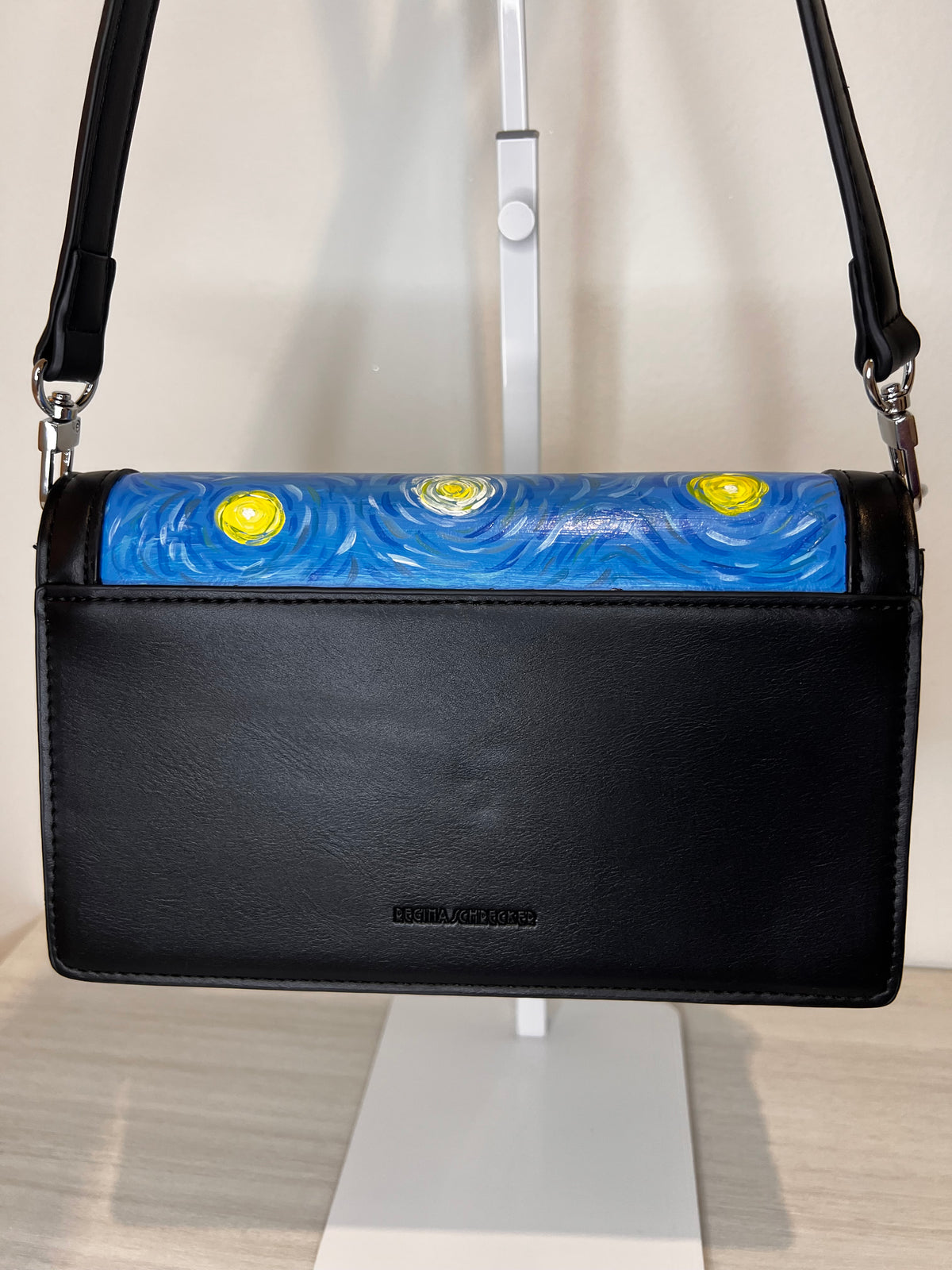 Pochette dipinta a mano con “notte stellata” , Regina Schrecker con tracolla