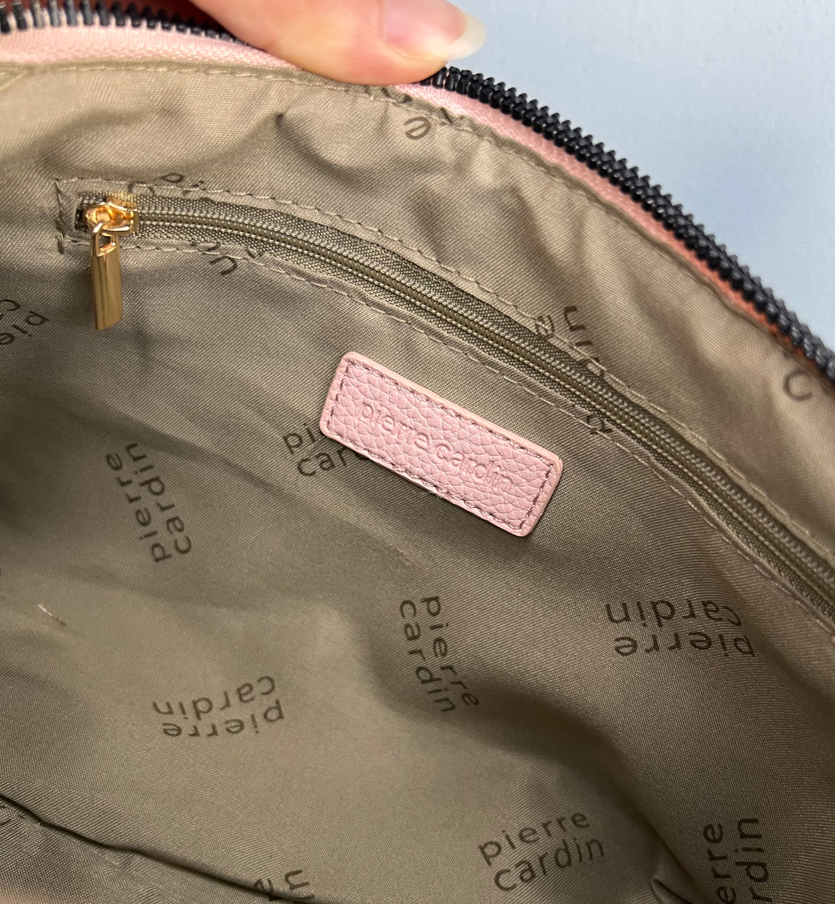 Borsa a tracolla Pierre Cardin rosa, vista laterale