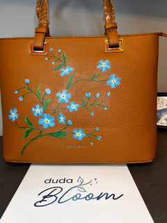 Borsa a tracolla dipinta a mano con fiori, Pierre Cardin cognac, vista frontale