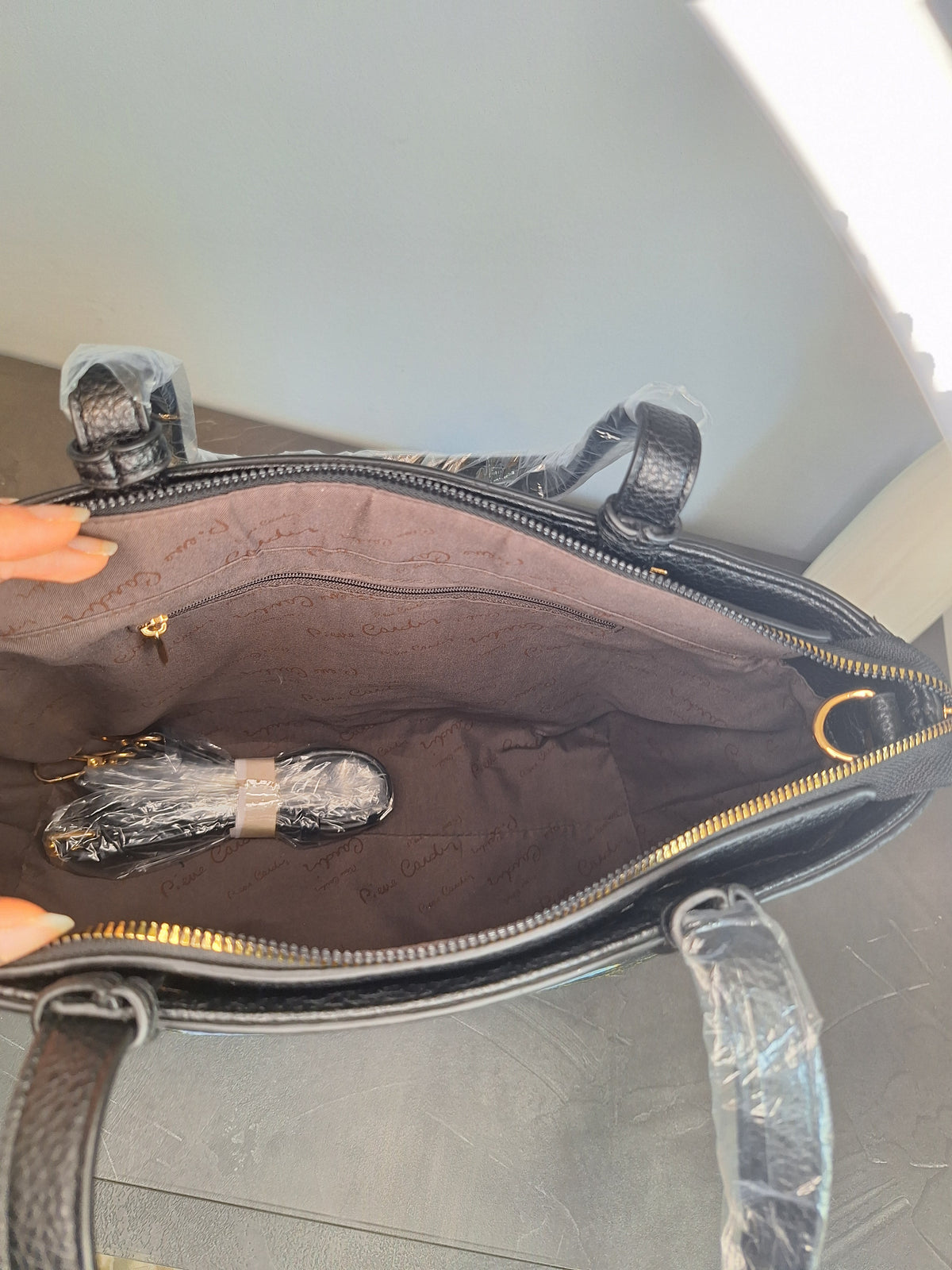 Borsa a tracolla Pierre Cardin nera, vista posteriore