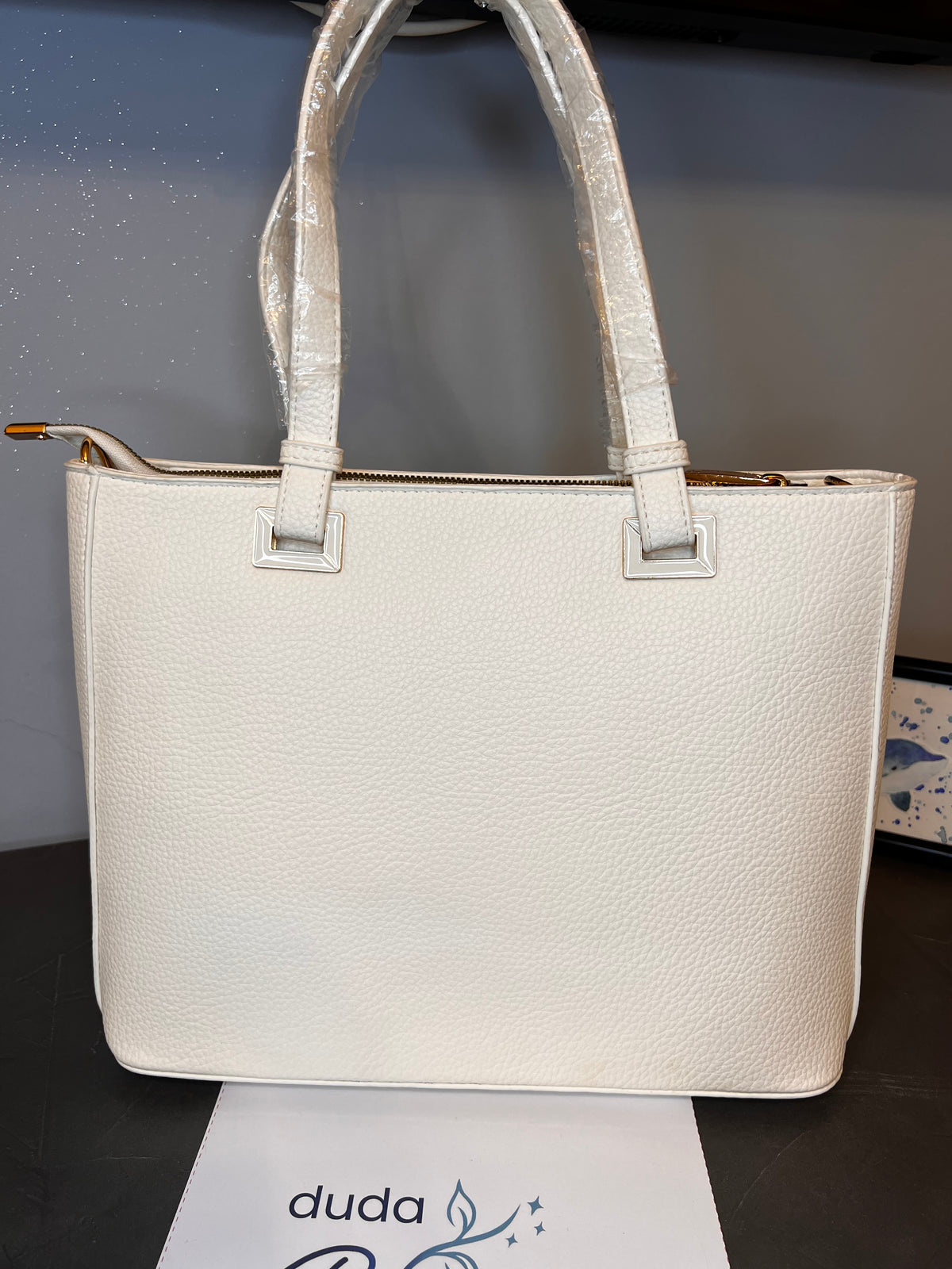 Borsa a tracolla dipinta a mano con farfalla rosa, Pierre Cardin bianca, interno