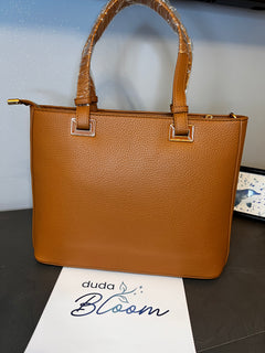 Borsa a tracolla dipinta a mano con fiori, Pierre Cardin cognac, dettaglio della chiusura