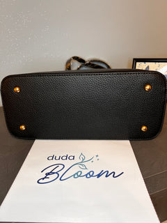 Borsa a tracolla dipinta a mano con farfalla blu, Pierre Cardin nera, vista posteriore