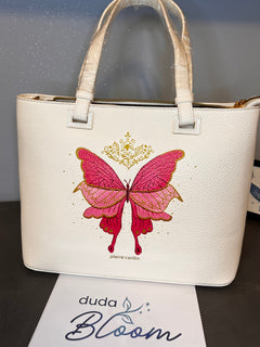 Borsa a tracolla dipinta a mano con farfalla rosa, Pierre Cardin bianca, vista frontale