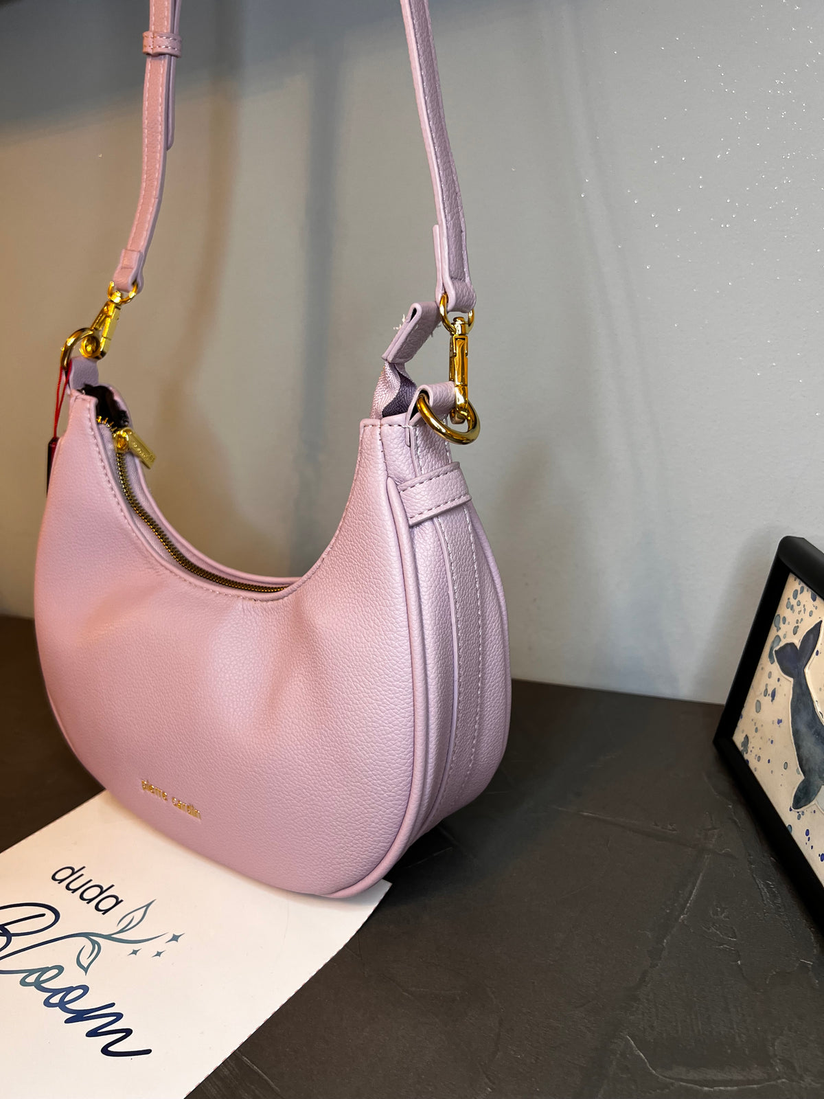 Borsa a tracolla piccola Pierre Cardin lilla, vista frontale